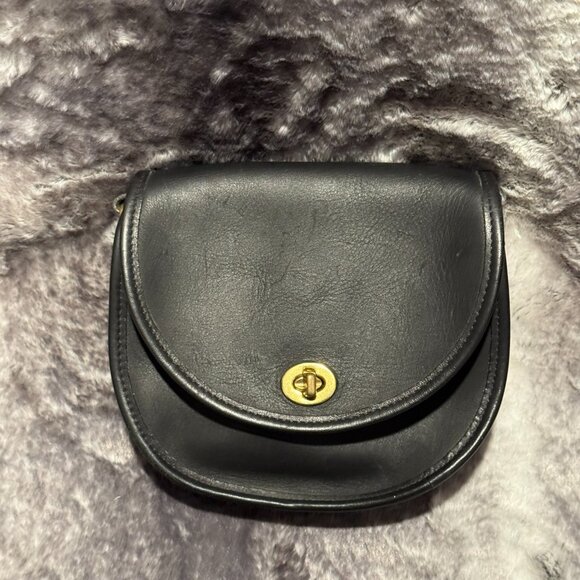 Delightful 90's Vintage Coach Cross-body bag (9981) in black - Picture 8 of 8